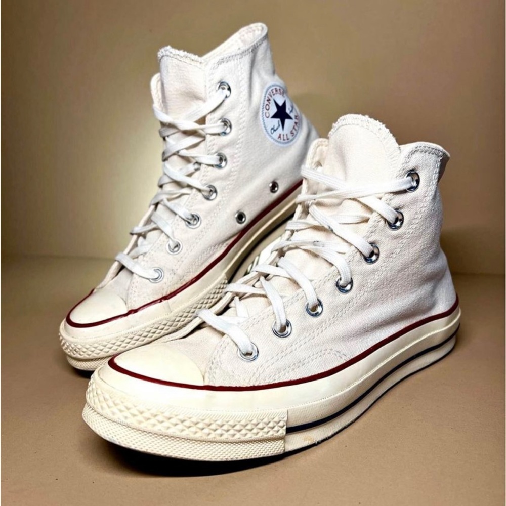 White Converse Hightops - Size 8.5